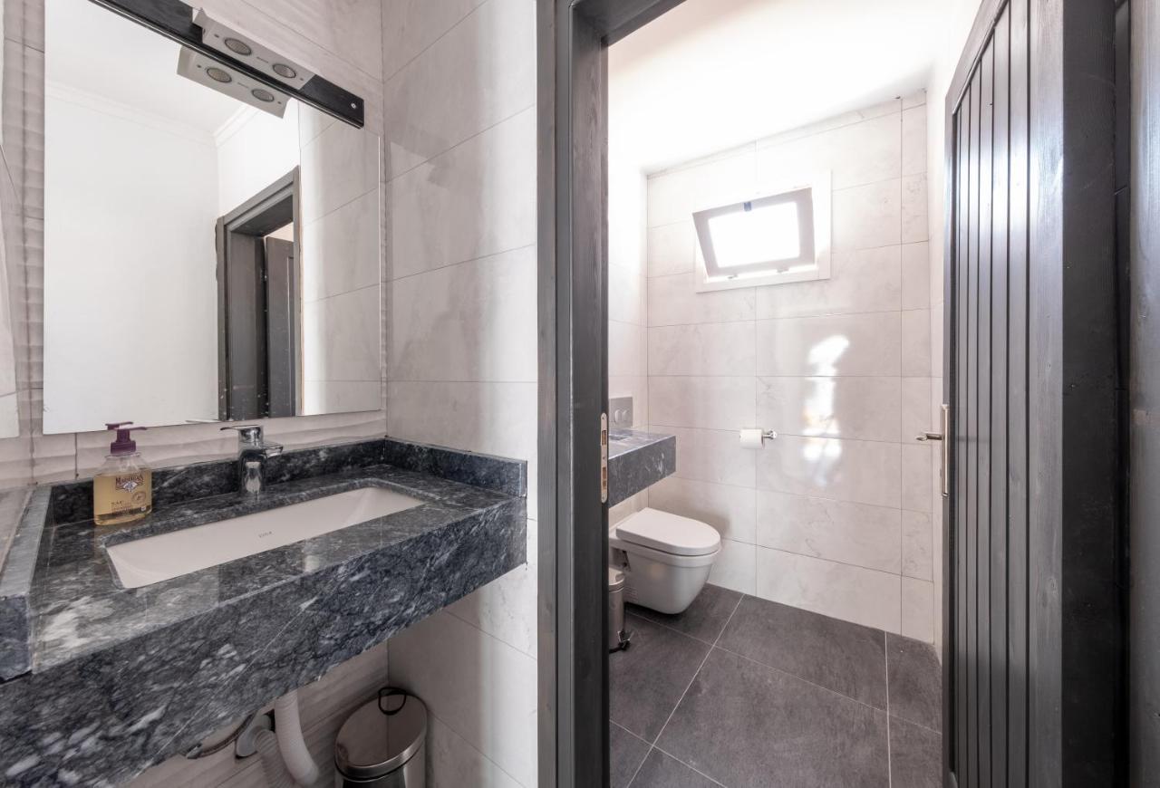 La Regina Veneziana Hotel Famagusta  Bagian luar foto